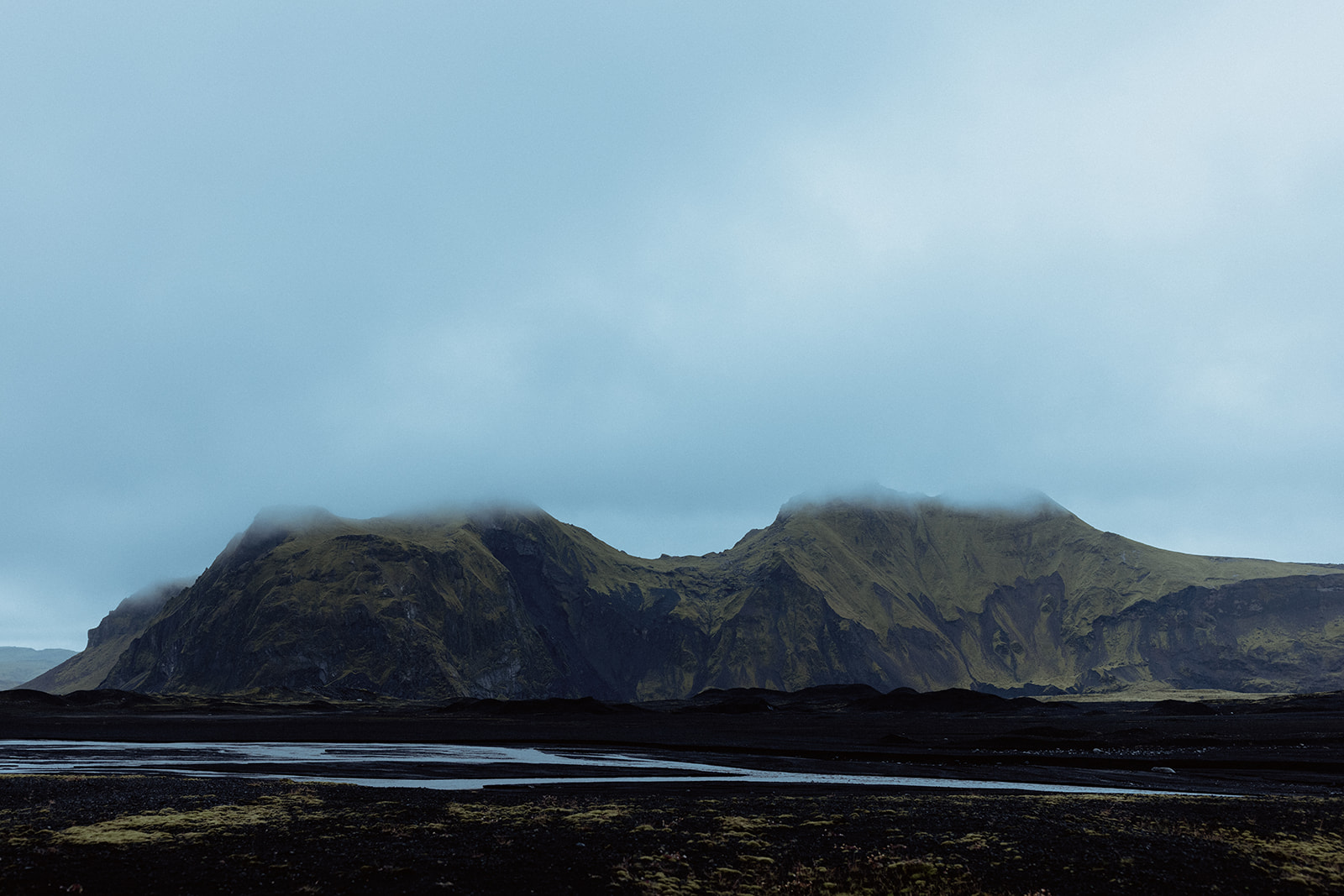 Dramatic ice formations on the Katla glacier, showcasing the beauty of Iceland’s glaciers.