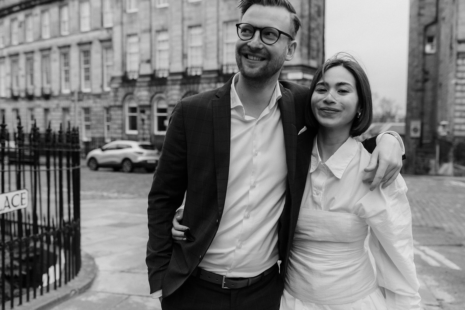 Engagement session in Edinburgh with documentary-style photography, capturing the couple’s romantic walk.